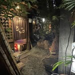 どんこ - 店舗玄関前