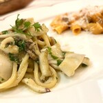 レオーネ・マルチアーノ - アワビとイカの自家製パスタ