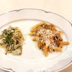 レオーネ・マルチアーノ - 左）アワビとイカのパスタ　右）自家製ガルガネッリ､カポナータを混ぜたコンタディーナソースで｡