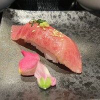 焼肉あきら 本郷本店 - 和牛タテバラの炙り寿司