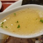 麦と麺助 - スープ