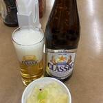 みよしの - ビールとぎょうざセットのビールと新漬