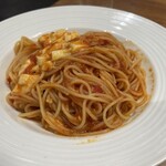 オリーブの丘 - 料理写真:モッツァトマト♪トマトの酸味とモッツァレラのパスタ、うんまいーーー