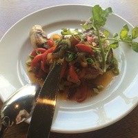 CICADA - 骨付きもち豚のグリル、ホットペッパーサルサ