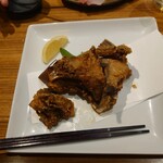八吉 新橋店 - ヒゲソリダイの唐揚げ用