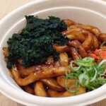 伊勢醤油本舗 - 焼き伊勢うどん（➕あおさ）（650円）は柔柔うどんに甘辛い伊勢うどんのタレがまぶしてあります。美味しかったです。