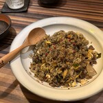 楽庵 - 近江牛色々野菜バジルチャーハン