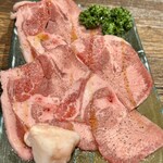 神戸牛・個室焼肉 大長今 - 上塩タン