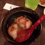 鳥こまち - 焼きおにぎりに特製鶏スープをかけて食べると最高♪