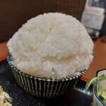 新潟肉と海鮮・50種の地酒 つるまる - ご飯（小）
