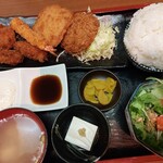 新潟肉と海鮮・50種の地酒 つるまる - 今週のランチ（ミックスフライ）