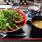 わァ食キッチンEAT - ねぎ盛りソースかつ丼