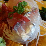 海鮮めし屋 磯人 - 真鶴産鯵
      