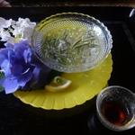 ぬなわや - 刺し身：じゅんさいの刺し身