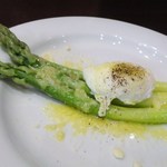 ビストロＨＡＫＵ - アスパラのミラノ風