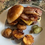 OVERWHELM HAMBURGER & BAR STAND - 