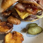 OVERWHELM HAMBURGER & BAR STAND - 