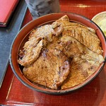 炭火焼豚丼柏家 - 