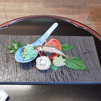 辰巳屋 - 八寸（カニとゆばの抹茶和えなど）
