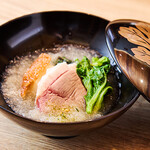 おおさかもん料理 鮨 守屋 - 河内鶏のお椀