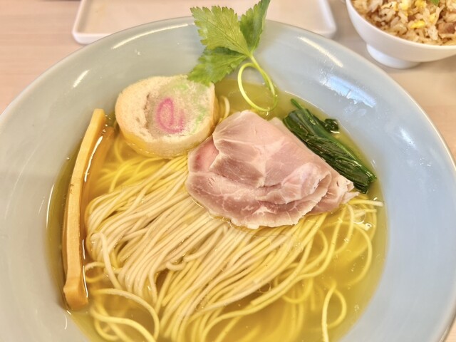 男鹿塩ラーメン おがや - 男鹿（ラーメン）の写真