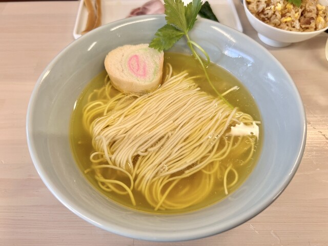 男鹿塩ラーメン おがや - 男鹿（ラーメン）の写真