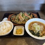 ラーメン屋たか野 - 料理写真:鉄板レバニラ炒め定食