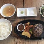 ノギス - 国産牛肉炭火焼ハンバーグ　　　　　　　　　　　　　　　　　わさびで食べると超絶美味い☆