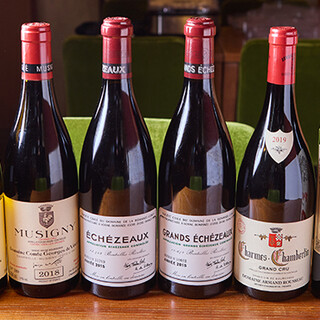 ソムリエ提案のペアリング。国産～希少銘柄までの多彩な品揃え