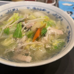 新華園本店 - 五目そば¥1000