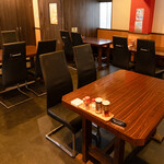 牛タン専門店 舌家 たかを - 内観 テーブル1