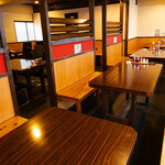 牛タン専門店 舌家 たかを - 内観 テーブル2