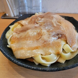 とろ肉つけ麺 魚とん_0