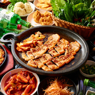 大人気沸騰中サムギョプサル食べ放題！控えめに言って絶品です♪