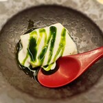 鮨 たつ也 よしかわ - ゆずとホワイトチョコの水羊羹