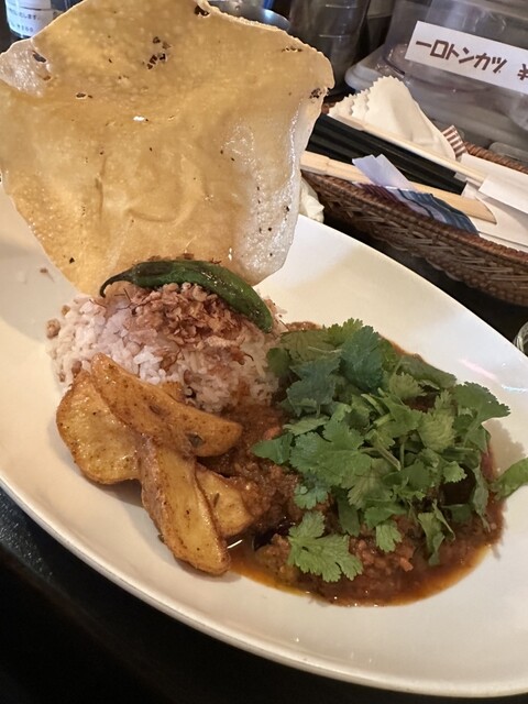 Sandaime Curry Sha, NANDI.