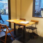 海鮮創作 くり木 - 店内（テーブル席）