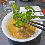 Japanese Soba Noodles 蔦 - 大きなクレソン