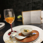 日本料理 時宜 - 温石
      鮑粥・浜名湖産生海苔 水山葵 ○本太香胡麻油の香り・オレンジティー