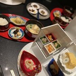 日本料理 時宜 - 美味しい料理についつい食べ過ぎてしまいます。
      器も本当に素敵で食欲を増します♪