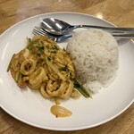 Imjai Thaifood 33  - たまごがカレーをマイルドにしてくれます海鮮美味