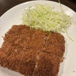 勝烈庵 - 勝烈定食のヒレカツ。四角い！