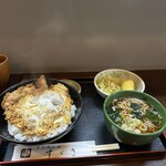 めん処すゞき - かつ丼　ミニめん　サラダ付き
