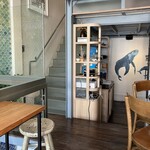 Blue Whale Maharaj - 店内2階