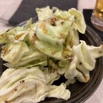 焼鳥 はるちゃん - お通しのぱりぱりキャベツ