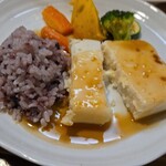 キッチン ブルー グローブ - テリーヌをカット