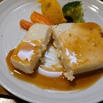 キッチン ブルー グローブ - テリーヌをカット