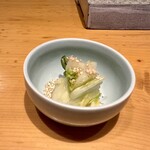 天ぷら よこい - 昼定食の香の物、これまた程よい塩梅の、美味しい白菜の浅漬けでした(^^)