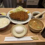 トンカツツキウマ - 