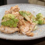 トリワイン ＰＩＫＯＳＨＨＨＵ - 鶏とロマネスコのアンチョビソテー